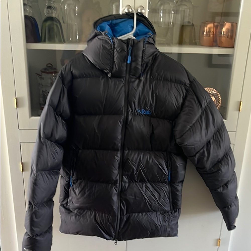 Rab Neutrino Endurance Black Men’s Down Puffer Jacket with Blue Trim, Size Large